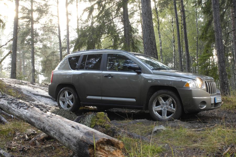  Jeep Compass 2007 года  (фото 38 из 100)